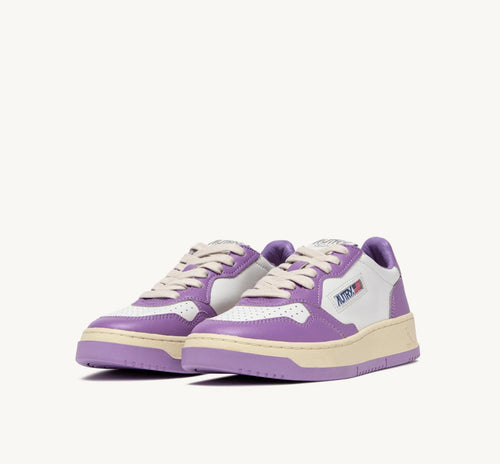 MEDALIST SNEAKERS