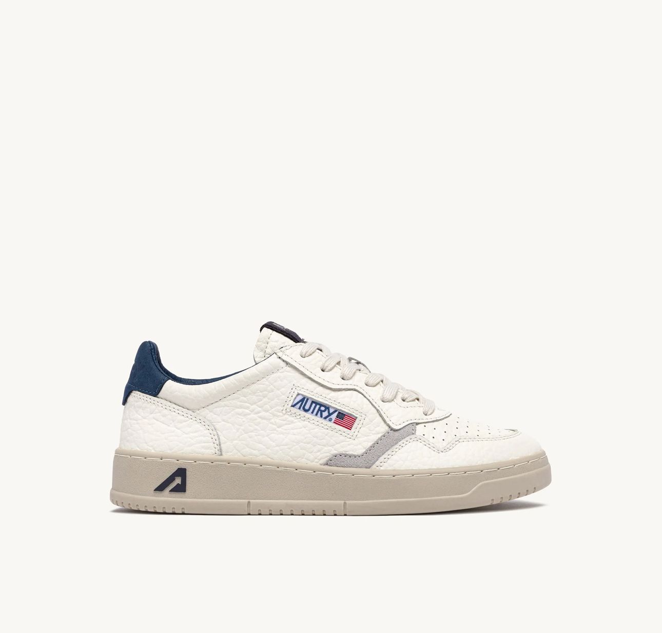MEDALIST SNEAKERS