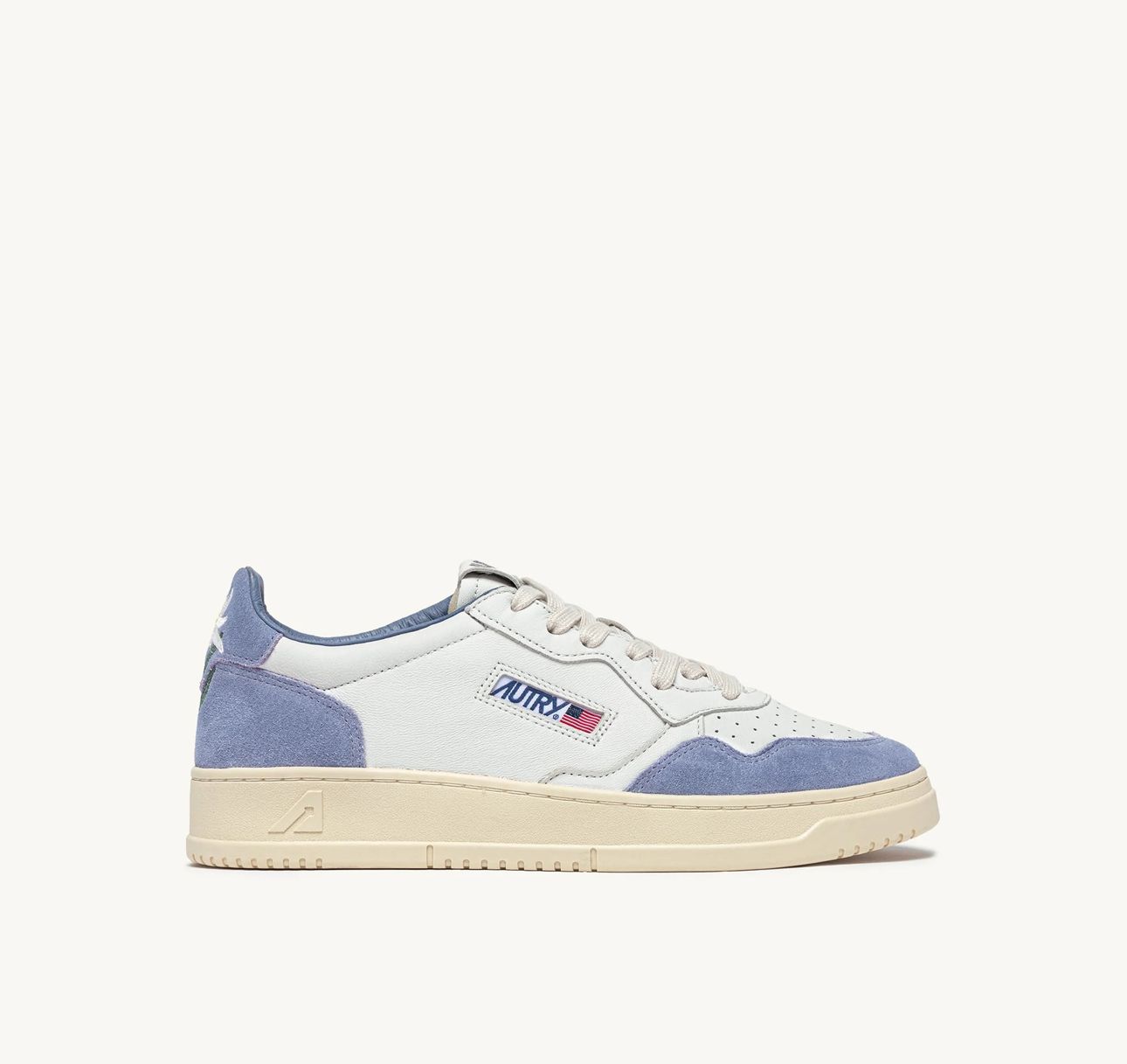 MEDALIST SNEAKERS