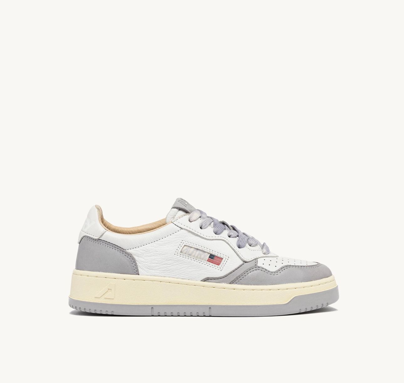 MEDALIST SNEAKERS