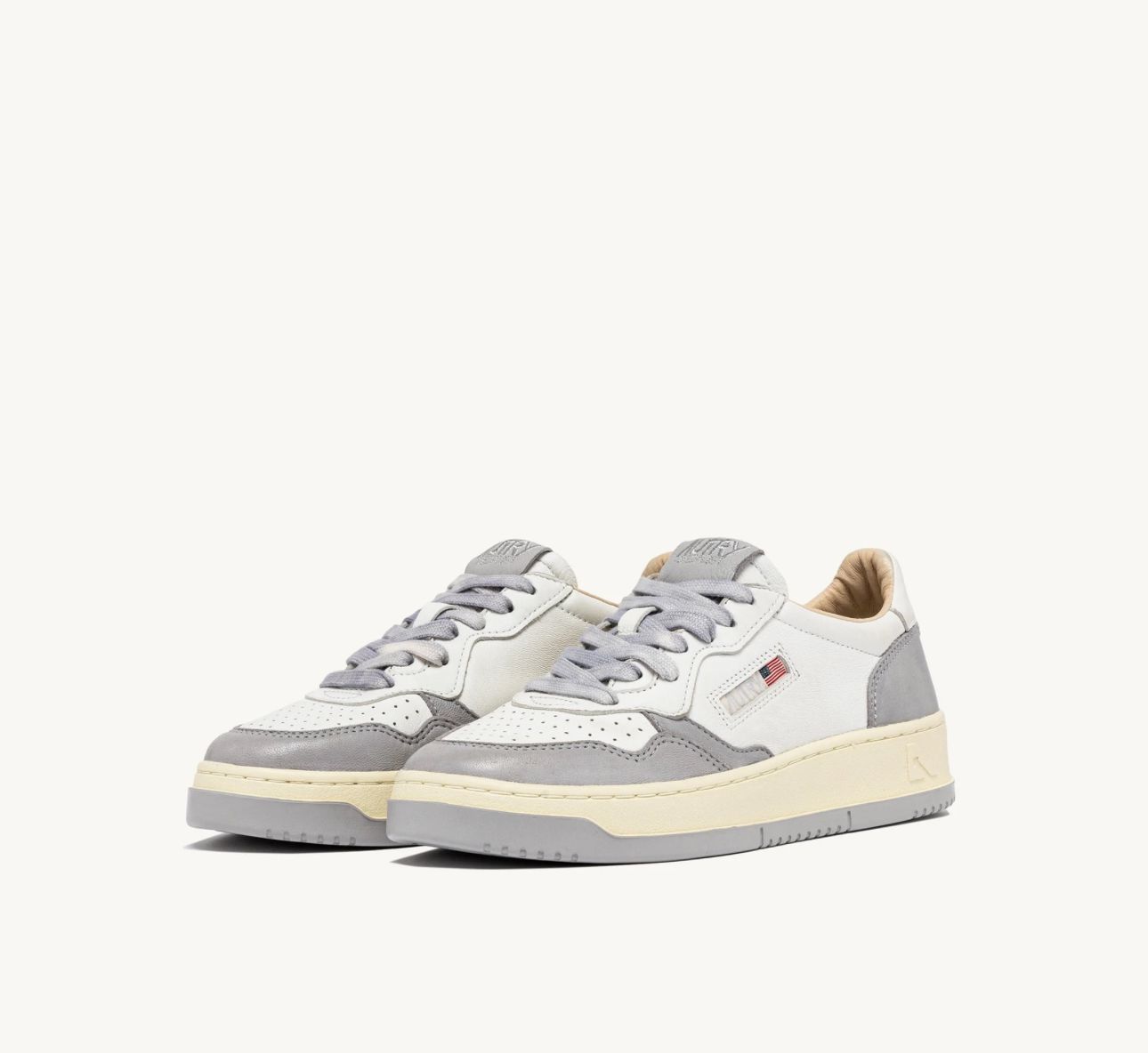MEDALIST SNEAKERS