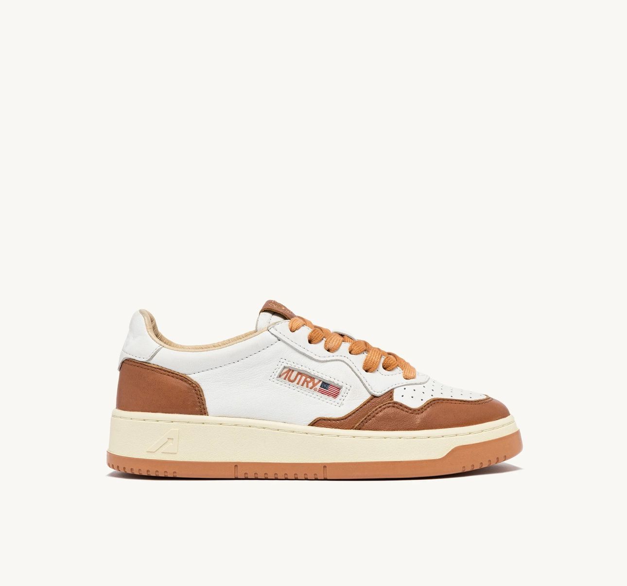 MEDALIST SNEAKERS